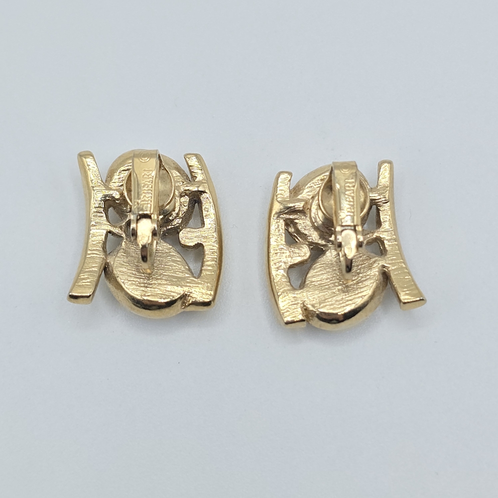 Vintage Trifari Gold Tone White Cabochon Clip On Earrings Mid Century MCM - Picture 2 of 14
